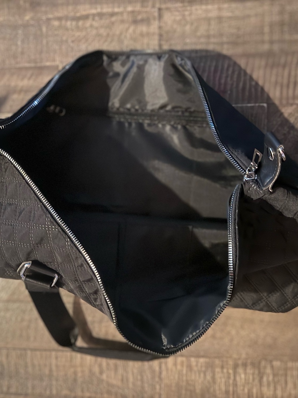 ALO Yoga Black Quilted Duffel Bag with White Logo - Picture 2 of 2